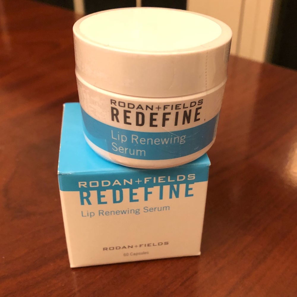 Lip Renewing Serum